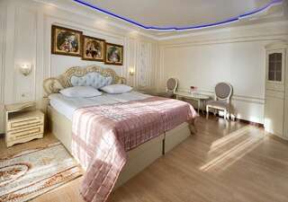 Отель VICTOR Hotel Resort & SPA Трускавец Двухместный номер Делюкс с 1 кроватью-1